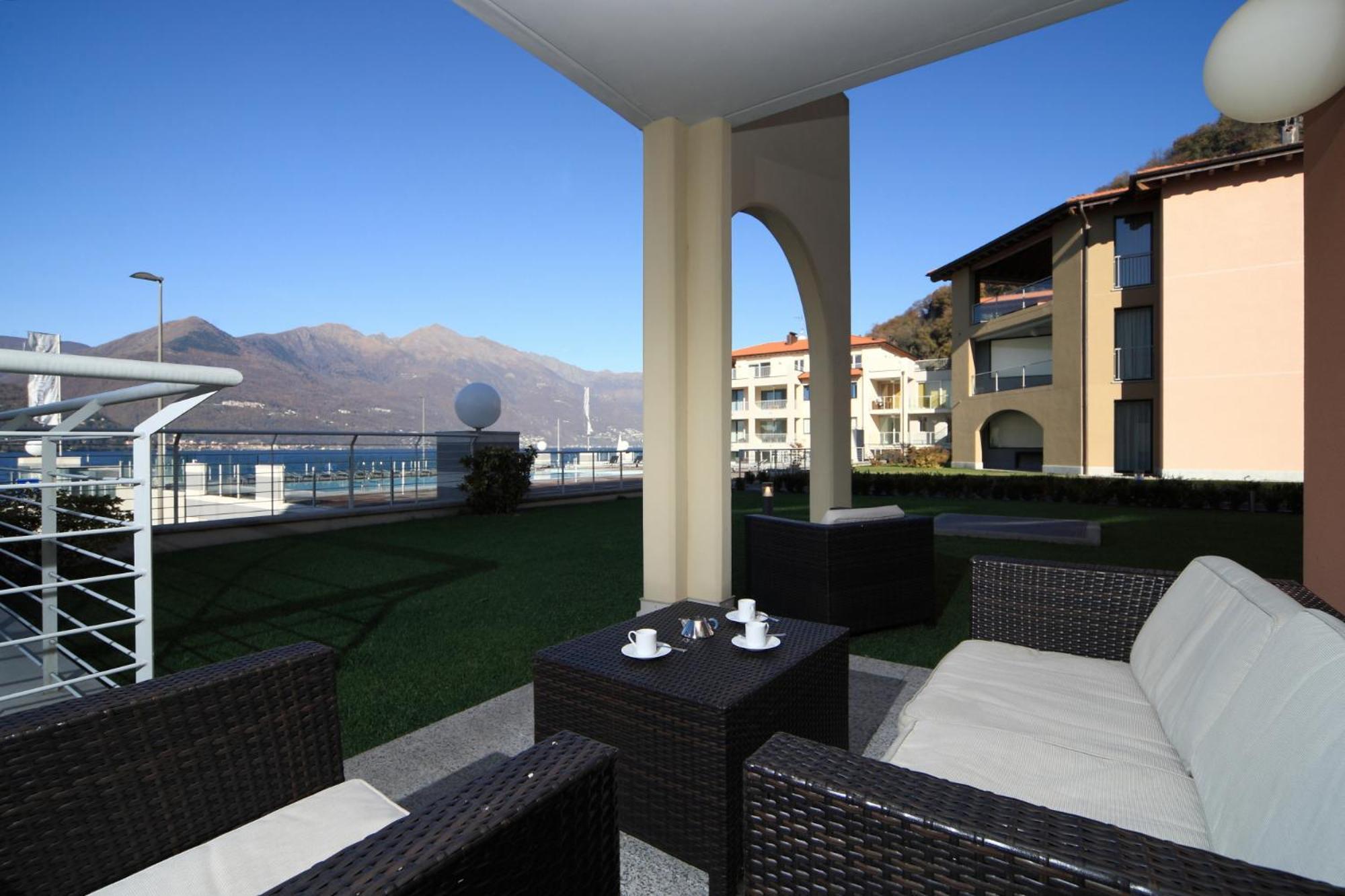 Golfo Gabella Lake Resort Maccagno Екстер'єр фото